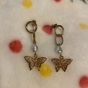 Icing chain link pearl butterfly earrings